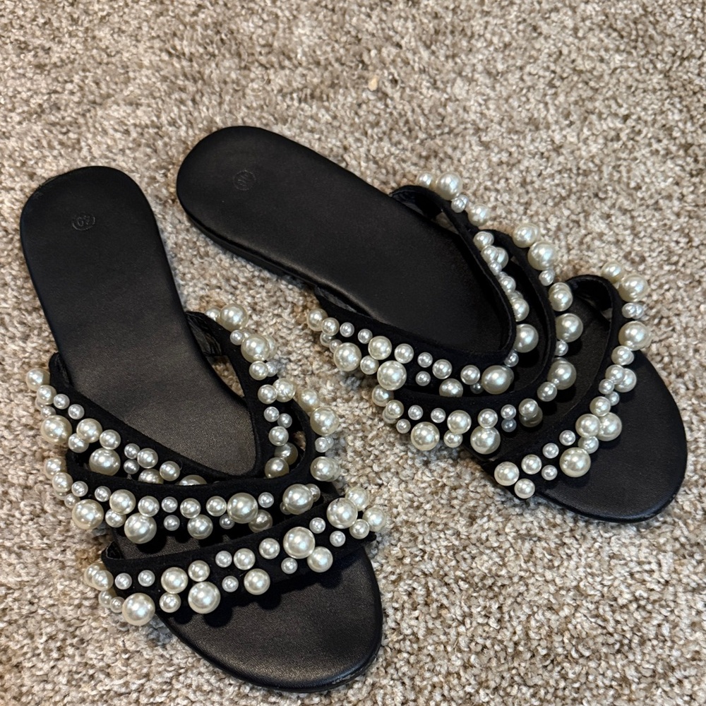 Elegant Black Pearl-Embellished Women's Sandals